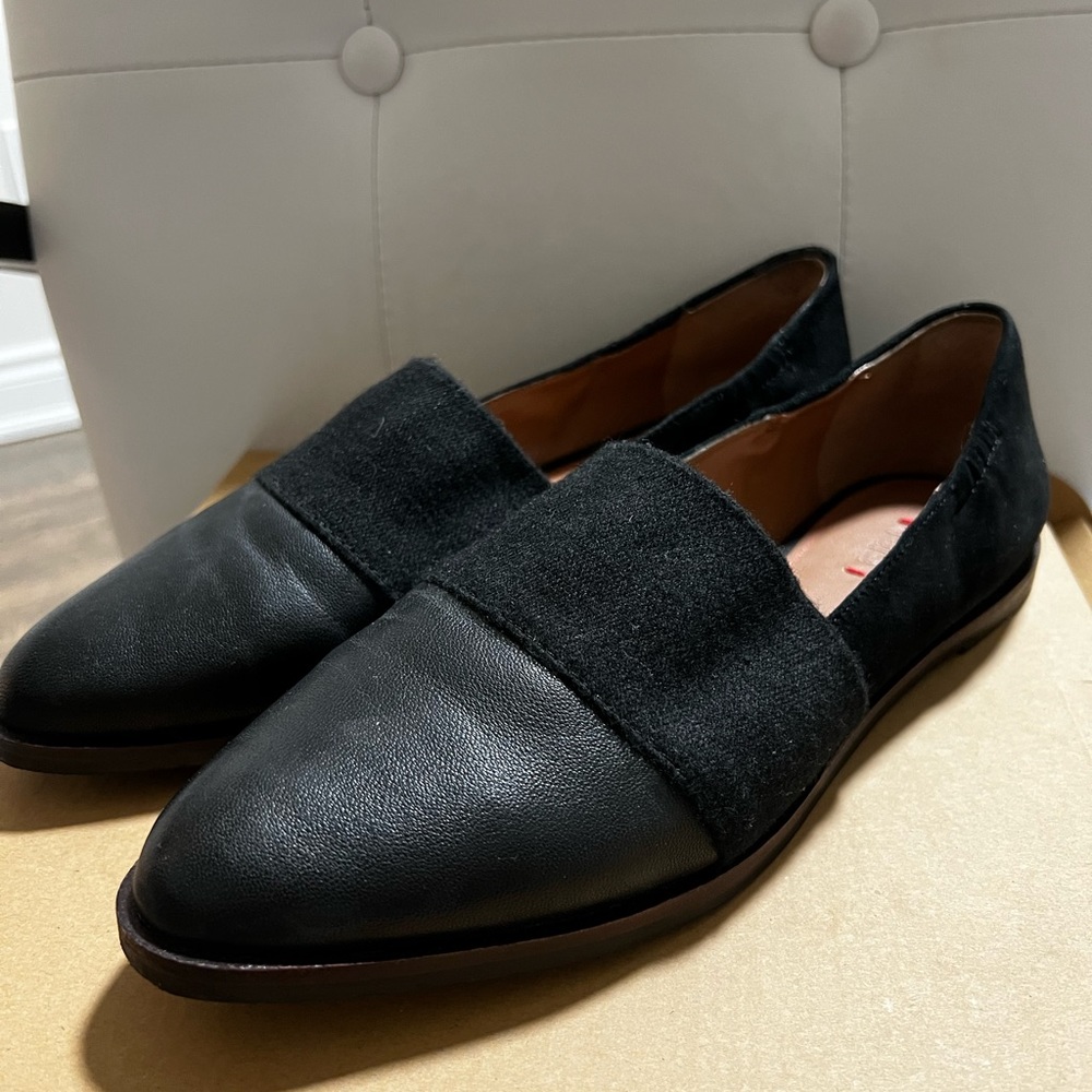 ED Ellen Degeneres Karlin black flat slip on shoe. Size 7.5